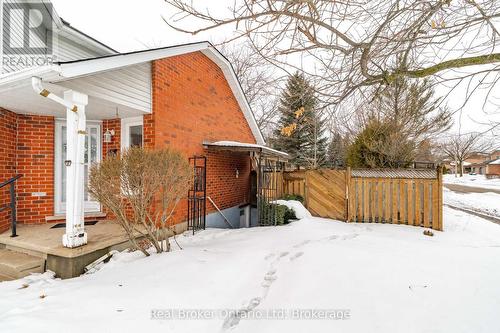 1 Balfour Court, Guelph (Kortright East), ON - Outdoor