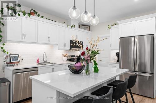 2709 Delmar Street, Kingston (City Northwest), ON - Indoor Photo Showing Kitchen With Upgraded Kitchen