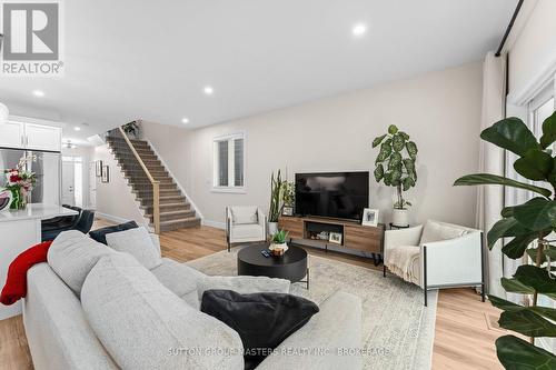 2709 Delmar Street, Kingston (City Northwest), ON - Indoor Photo Showing Living Room