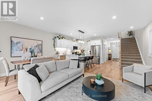 2709 Delmar Street, Kingston (City Northwest), ON - Indoor Photo Showing Living Room