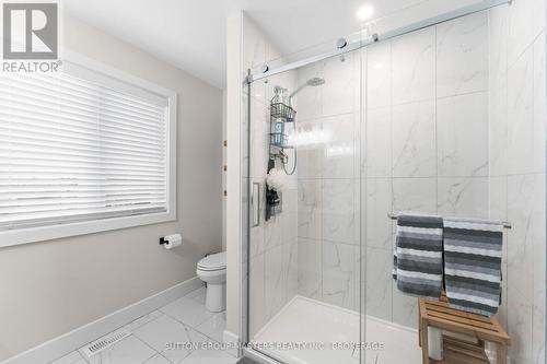 2709 Delmar Street, Kingston (City Northwest), ON - Indoor Photo Showing Bathroom
