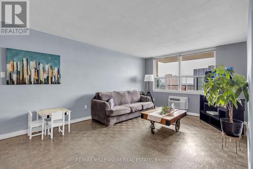 1108 - 511 The West Mall Drive W, Toronto, ON - Indoor Photo Showing Living Room