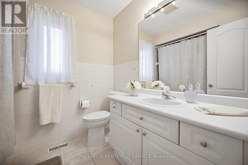 3395 Trelawny Circle, Mississauga, ON - Indoor Photo Showing Bathroom