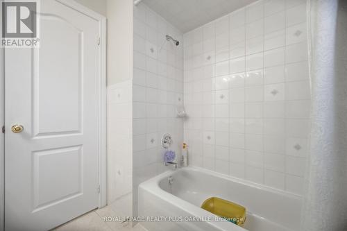 3395 Trelawny Circle, Mississauga, ON - Indoor Photo Showing Bathroom