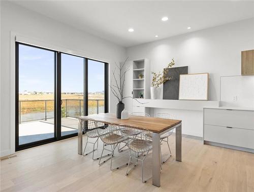 22 Avonlynn Court, Winnipeg, MB - Indoor