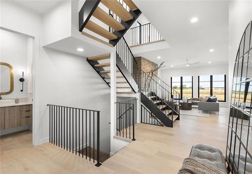 22 Avonlynn Court, Winnipeg, MB - Indoor Photo Showing Other Room