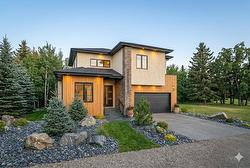 22 Avonlynn Court  Winnipeg, MB R3P 2J4