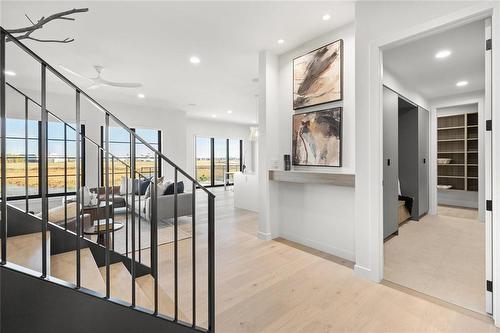 22 Avonlynn Court, Winnipeg, MB - Indoor Photo Showing Other Room