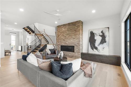 22 Avonlynn Court, Winnipeg, MB - Indoor With Fireplace