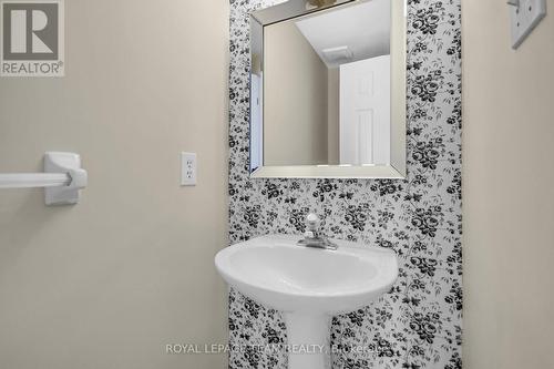 89 Thornbury Crescent, Ottawa, ON - Indoor Photo Showing Bathroom