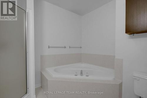 89 Thornbury Crescent, Ottawa, ON - Indoor Photo Showing Bathroom