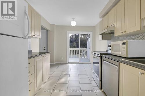 89 Thornbury Crescent, Ottawa, ON - Indoor Photo Showing Kitchen