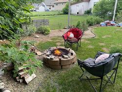 Beautiful fire pit area - 