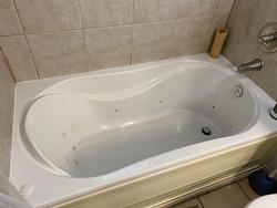 Jacuzzi tub - 