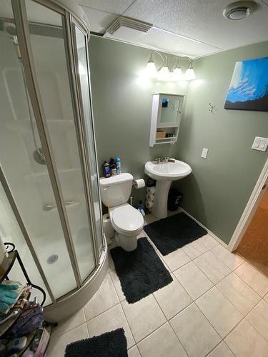 111 2Nd Avenue S, Swan River, MB - Indoor Photo Showing Bathroom