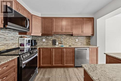 708 Mayfly Crescent, Ottawa, ON - Indoor Photo Showing Kitchen With Upgraded Kitchen