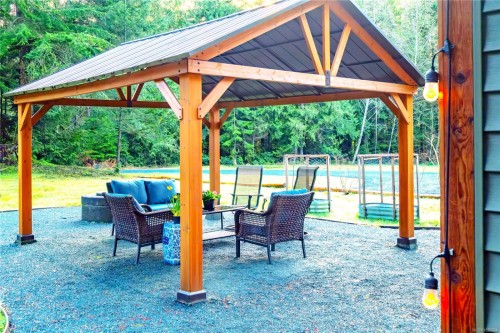 375 Baylis Rd, Qualicum Beach, BC 