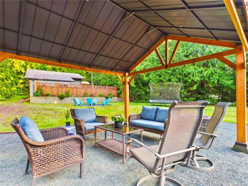 375 Baylis Rd, Qualicum Beach, BC 