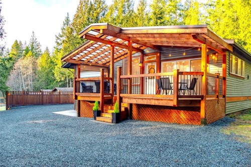 375 Baylis Rd, Qualicum Beach, BC 