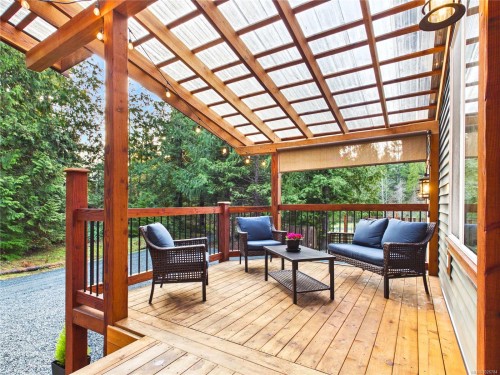 375 Baylis Rd, Qualicum Beach, BC 