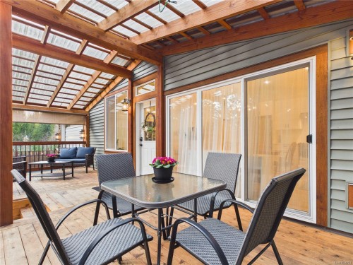 375 Baylis Rd, Qualicum Beach, BC 