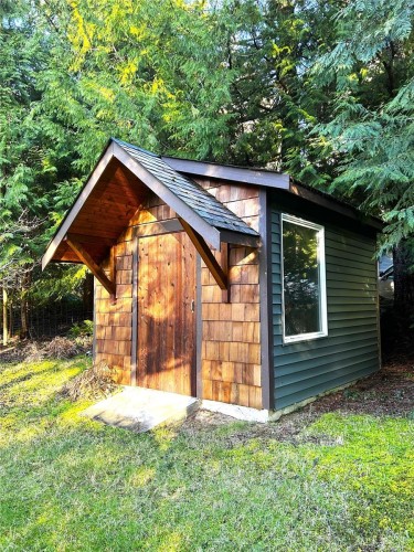 375 Baylis Rd, Qualicum Beach, BC 