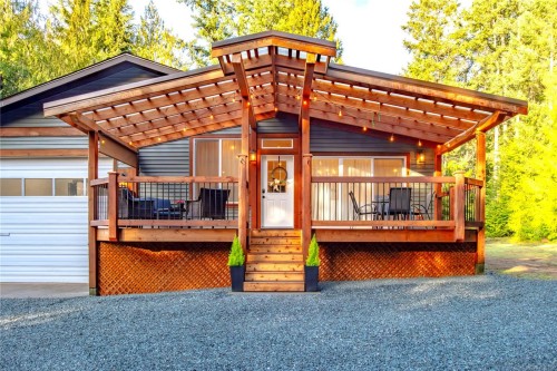 375 Baylis Rd, Qualicum Beach, BC 