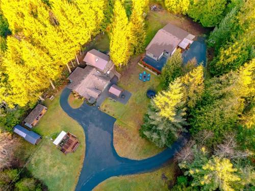 375 Baylis Rd, Qualicum Beach, BC 