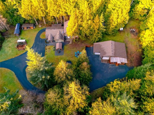 375 Baylis Rd, Qualicum Beach, BC 