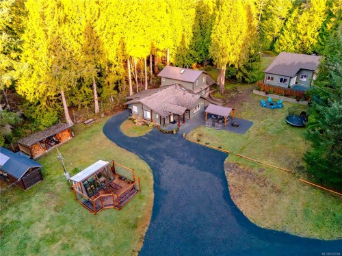 375 Baylis Rd, Qualicum Beach, BC 