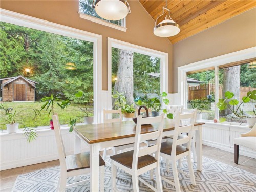 375 Baylis Rd, Qualicum Beach, BC 