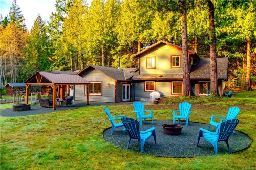 375 Baylis Rd, Qualicum Beach, BC 