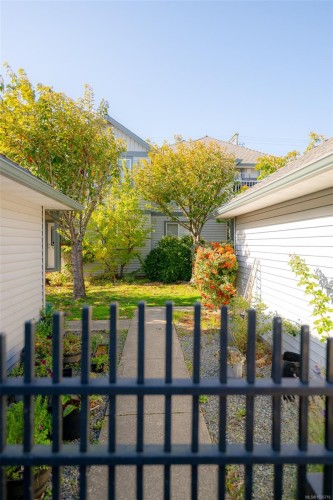 101-211 Victoria Rd, Nanaimo, BC 