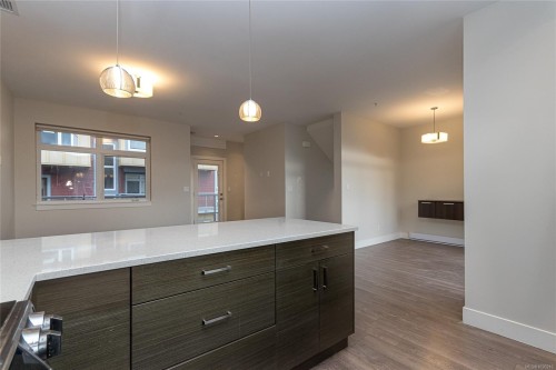 14-235 Island Hwy, View Royal, BC 