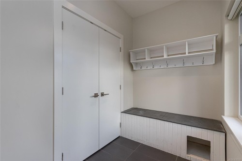 14-235 Island Hwy, View Royal, BC 