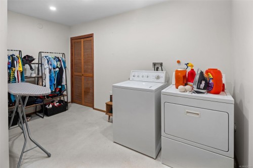 6110 Grieve Rd, Duncan, BC 