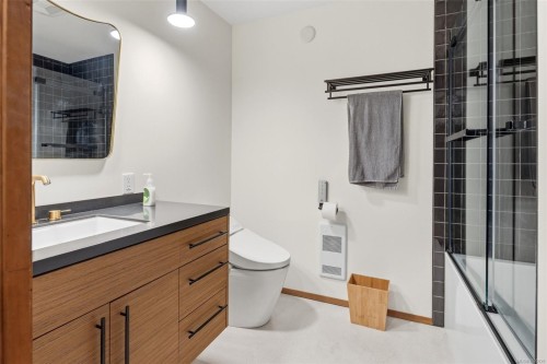 6110 Grieve Rd, Duncan, BC 