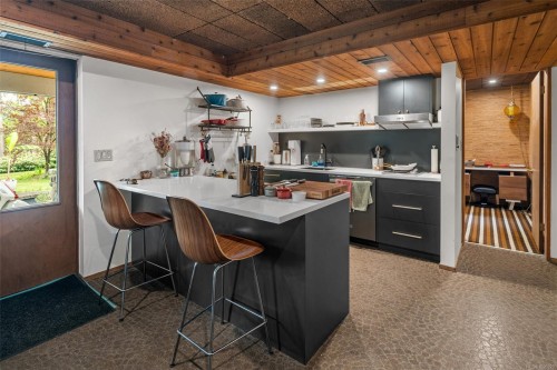 6110 Grieve Rd, Duncan, BC 