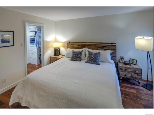 202-1501 Richmond Rd, Victoria, BC - Indoor Photo Showing Bedroom