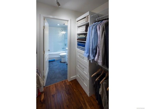 202-1501 Richmond Rd, Victoria, BC - Indoor With Storage