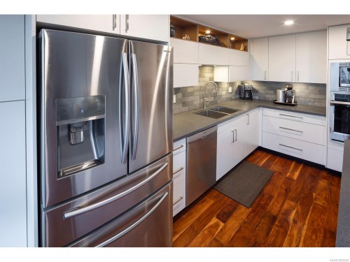 202-1501 Richmond Rd, Victoria, BC - Indoor Photo Showing Kitchen With Double Sink With Upgraded Kitchen