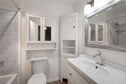 13-897 Admirals Rd, Esquimalt, BC 