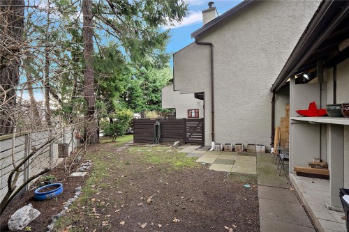 13-897 Admirals Rd, Esquimalt, BC 