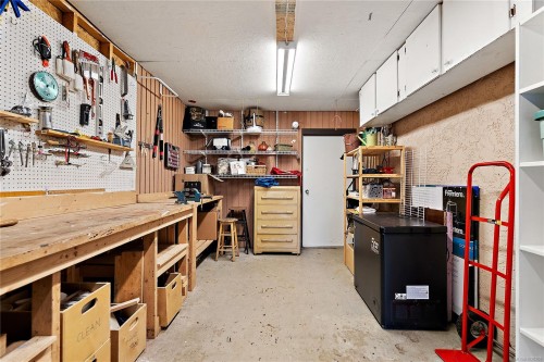 13-897 Admirals Rd, Esquimalt, BC 