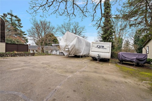 13-897 Admirals Rd, Esquimalt, BC 