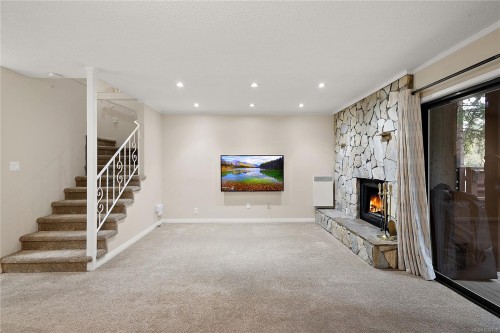 13-897 Admirals Rd, Esquimalt, BC 