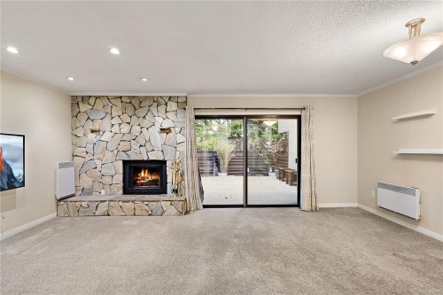 13-897 Admirals Rd, Esquimalt, BC 