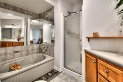 Salle de bains attenante à la CCP - 