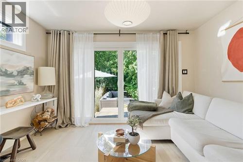 48 Liberty Street, Hamilton, ON - Indoor Photo Showing Living Room