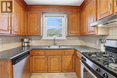 59 Oakley Court, Ancaster, ON - Indoor Photo Showing Kitchen